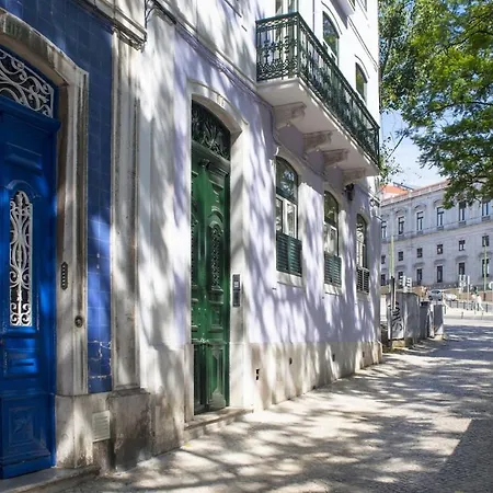 Spacious 3 Bedroom Flat In Charming * リスボン