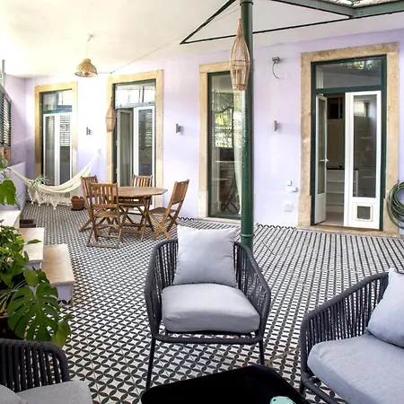 Spacious 3 Bedroom Flat In Charming Apartamento Lisboa