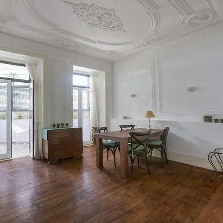 Spacious 3 Bedroom Flat In Charming * Lisboa